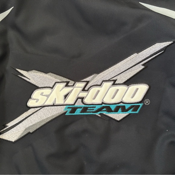 Woman’s XS skidoo coat - Picture 4 of 8